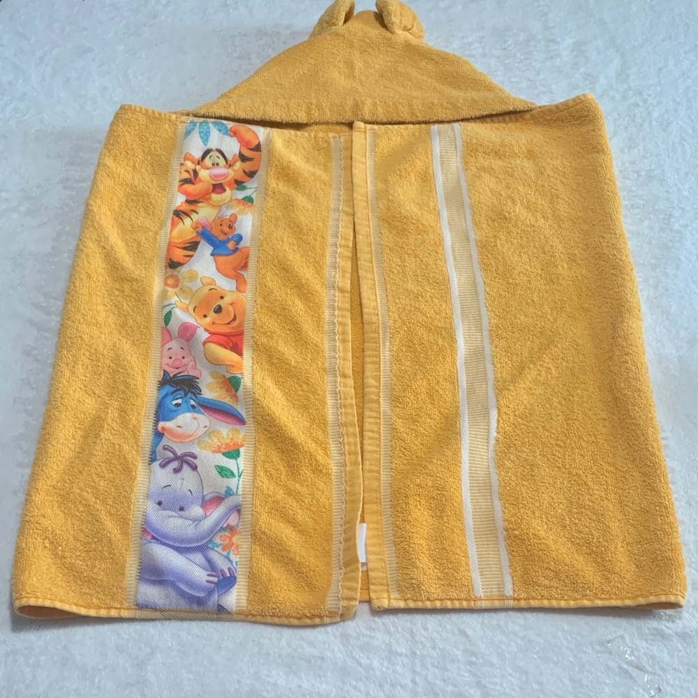 Disney Winnie the Pooh Hooded yellow Towel